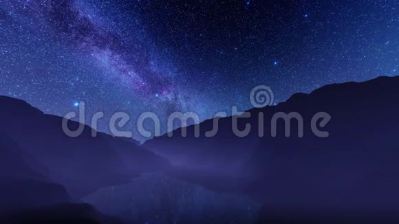 夜空繁星点点银河笼罩着山湖视频的预览图