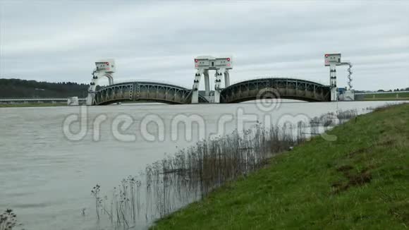 荷兰德里尔河莱茵河视频的预览图
