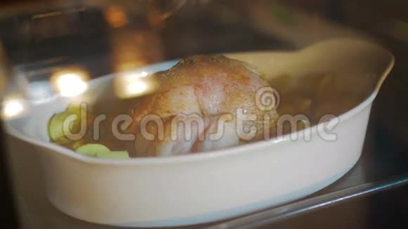4鸡烤肉的K时程视频的预览图
