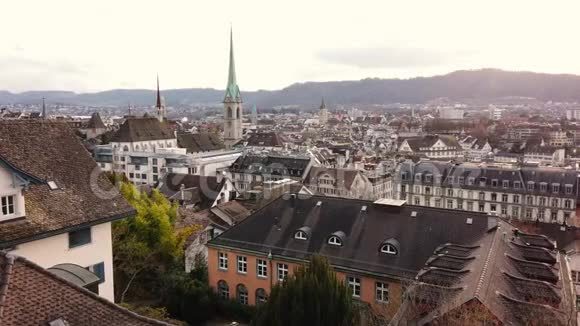 瑞士苏黎世市可从ETH大学傍晚的光线下俯瞰全景视频的预览图