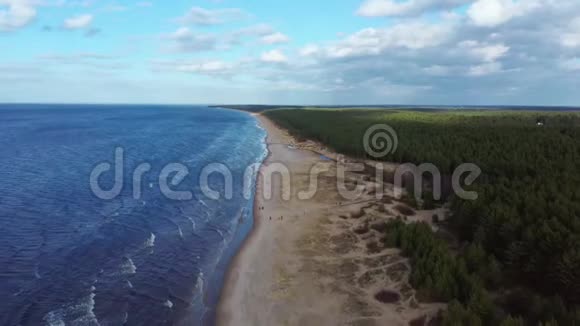 拉脱维亚波罗的海航空DronShotGarciems海滩视频的预览图