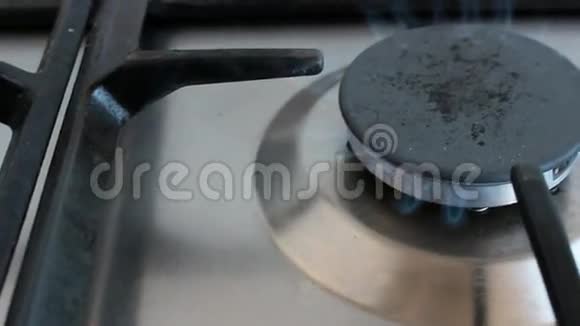 家庭厨房燃气灶视频的预览图
