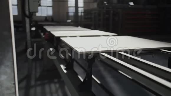 重型工厂陶瓷瓷砖输送线陶瓷瓷砖生产工厂制作过程视频的预览图