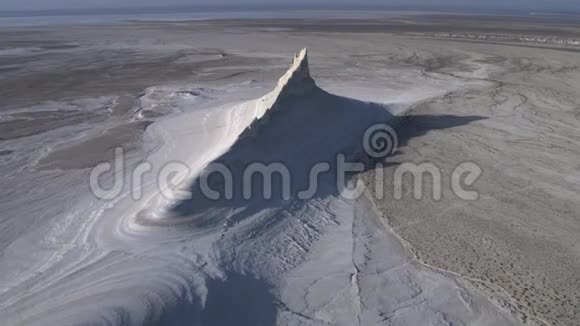 古老的特提斯海干涸的海底盐山的遗迹视频的预览图