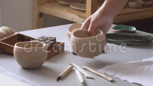 雕塑家陶匠工作室的成品视频的预览图