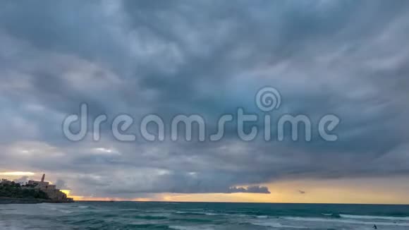 特拉维夫雅法云景日落时间视频的预览图