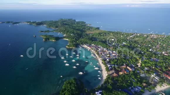 菲律宾宿务马拉帕斯卡岛海滨苏鲁海船和美丽的海景视频的预览图