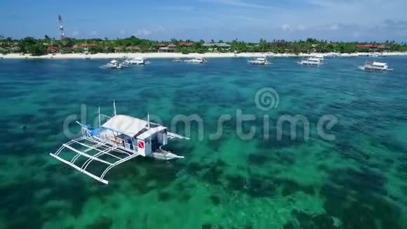 菲律宾宿务邦蒂海滩和马拉帕斯卡岛海滨的船只苏鲁海和美丽的海景视频的预览图