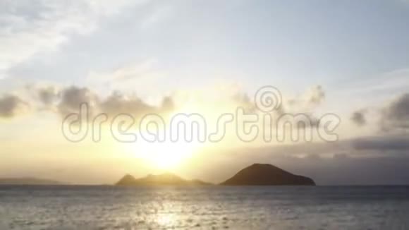 海滨城市图尔古特里斯和壮观的日落视频的预览图