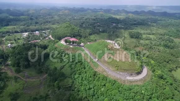 在菲律宾博霍尔的巧克力山观景台至少有1260座小山最著名的观光景点之一视频的预览图