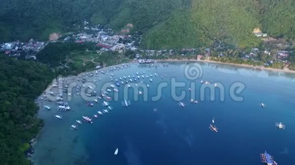 菲律宾巴拉望的ElNido海景与船和海洋在背景非常受欢迎的观光场所视频的预览图