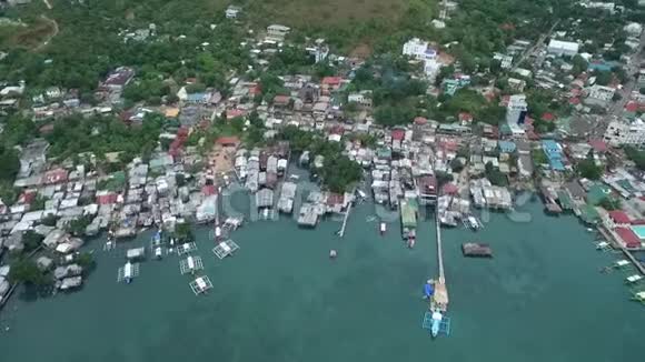 冠状城市景观和海滨背景巴拉望菲律宾背景V的本地档案视频的预览图