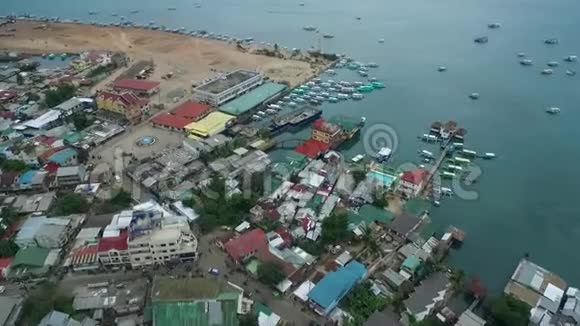 背景下苏鲁海的冠状城市景观巴拉望菲律宾背景八的当地档案和海岸视频的预览图