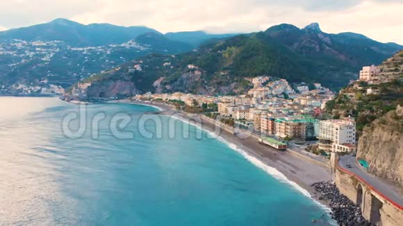 意大利阿马尔菲海岸Maiori航空景观视频的预览图