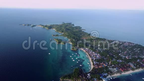 菲律宾宿务马拉帕斯卡岛海滨苏鲁海船和美丽的海景视频的预览图