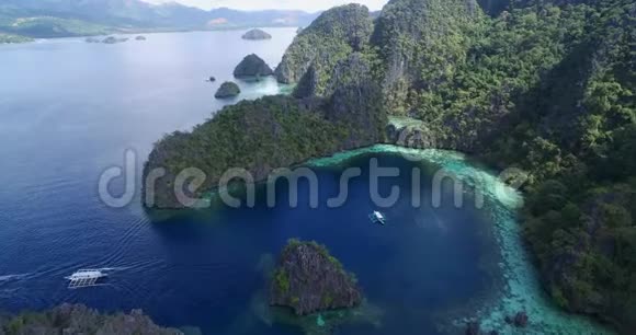 美丽的泻湖非常受欢迎的地方在Coron巴拉望菲律宾背景景观视频的预览图