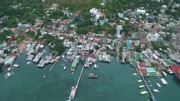 冠状城市景观和海滨背景巴拉望菲律宾背景二的本地档案视频的预览图