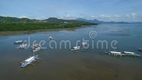 菲律宾巴拉望的Princesa港本田湾与海岸线和船在后台苏鲁海视频的预览图