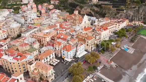 意大利阿马尔菲海岸Maiori空中无人机景观视频的预览图