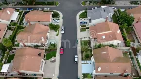 加利福尼亚州欧文市大型住宅区鸟瞰图视频的预览图