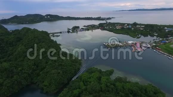 帕劳科罗岛的海景船和城市景观长岛公园梅扬背景视频的预览图