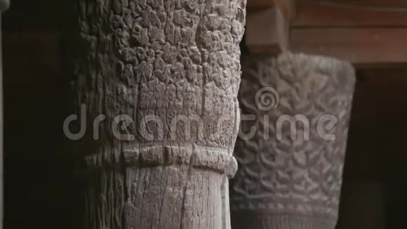 木柱历史古柱建筑结构的一部分视频的预览图