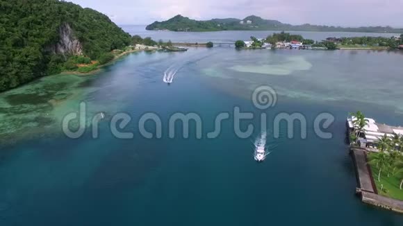 帕劳科罗岛的海景背景潜水艇及长岛公园视频的预览图