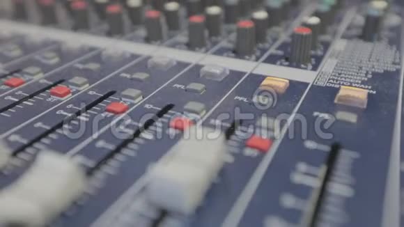 录音设备派对音响控制面板专业音乐搅拌机视频的预览图
