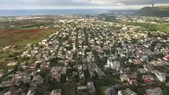 印度洋和城市的毛里求斯城市景观视频的预览图