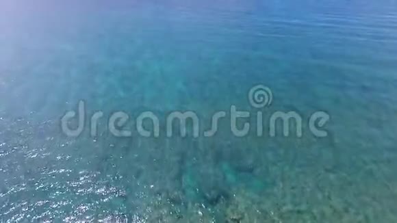 毛里求斯岛和印度洋海浪紧邻阿尔比昂海滩视频的预览图