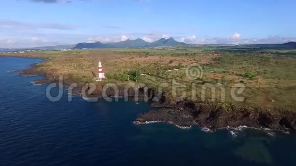 毛里求斯岛和岩石海岸线的背景灯塔Albion博士视频的预览图