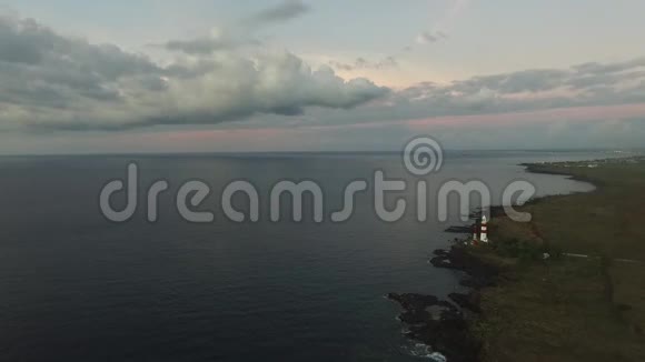 毛里求斯岛和岩石海岸线的背景灯塔AlbionV博士视频的预览图