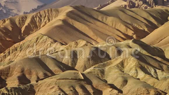 阿吉尔的沙丘和丘陵视频的预览图