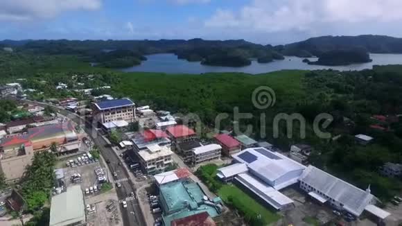 帕劳的科罗岛科罗尔城市景观与街蚁地方建筑背景资料一视频的预览图