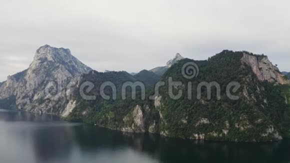 格蒙登的翠湖视频的预览图
