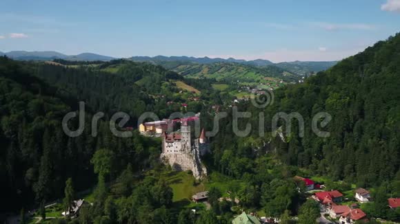 2018年6月罗马尼亚布兰城堡阳光日90毫米变焦4K激励2探针视频的预览图