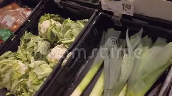 瑞威超市出售新鲜蔬菜视频的预览图