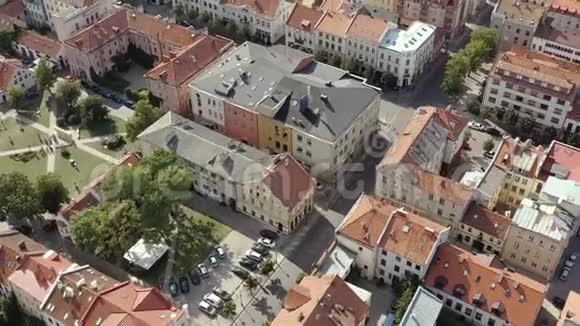 克莱佩达立陶宛2019年7月鸟瞰老城市克莱佩达和城市景观海滨城市的屋顶视频的预览图