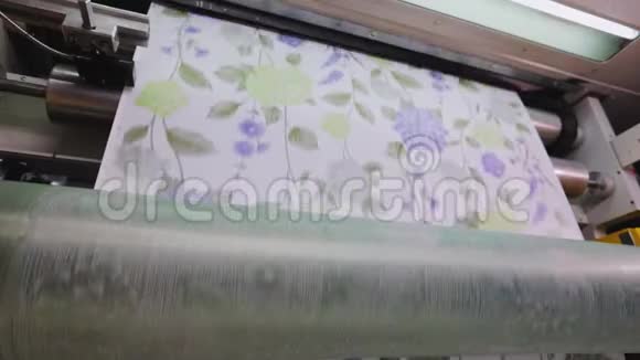 壁纸生产壁纸生产的现代输送机视频的预览图