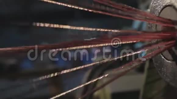 现代工厂铜缆生产电缆的工厂混合铜线铜电缆的特写视频的预览图