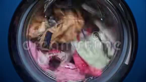 洗衣机在洗衣服过程中的时间推移顺序洗衣机视频的预览图