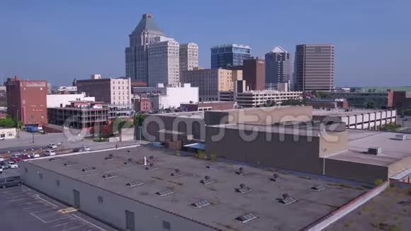 2017年7月北卡罗莱纳州格林斯伯勒市晴天4K激励2视频的预览图