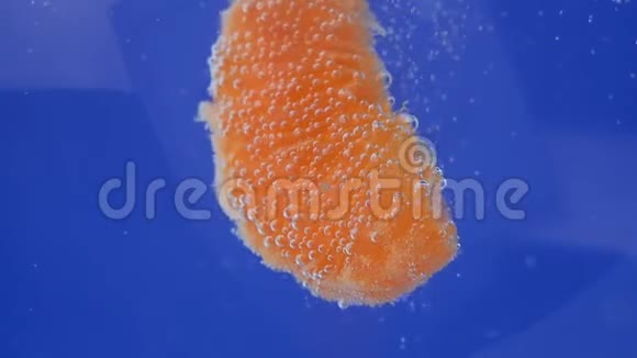 橘果背景在水中在水中背景纹理选择性聚焦特写视频的预览图