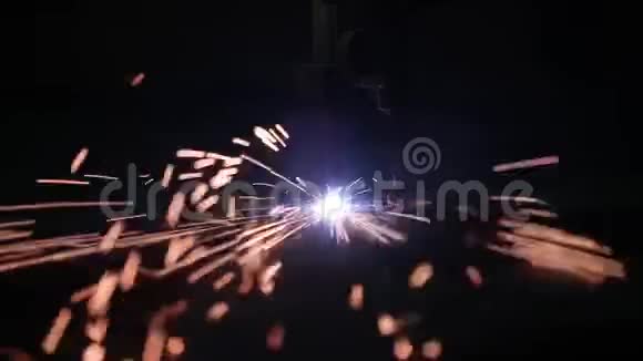 工业数控等离子切割金属板材视频的预览图