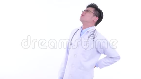 亚洲男青年医生腰酸背痛视频的预览图