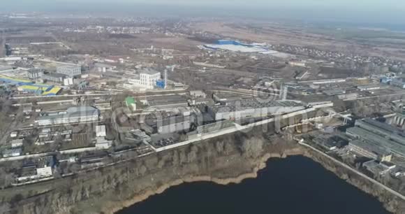 金属制品厂俯视图大型工厂俯视图附近有金属仓库视频的预览图