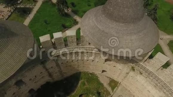 摩尔多瓦共和国索洛卡中世纪城堡的鸟瞰图视频的预览图