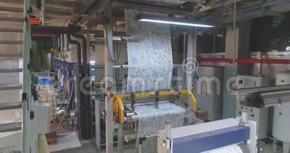 墙纸生产车间工业内部墙纸厂视频的预览图