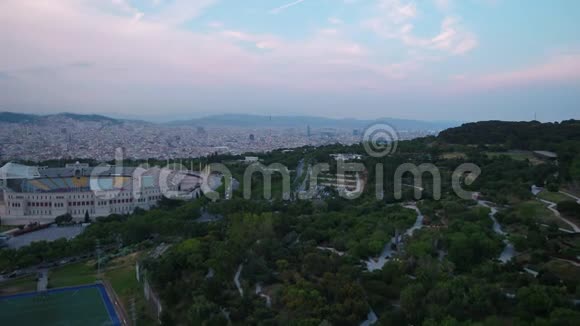 西班牙巴塞罗那公园2018年6月日落30毫米4K激励2号视频的预览图