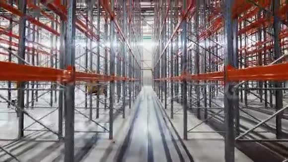 宽敞的现代化仓库安装了大型金属架视频的预览图